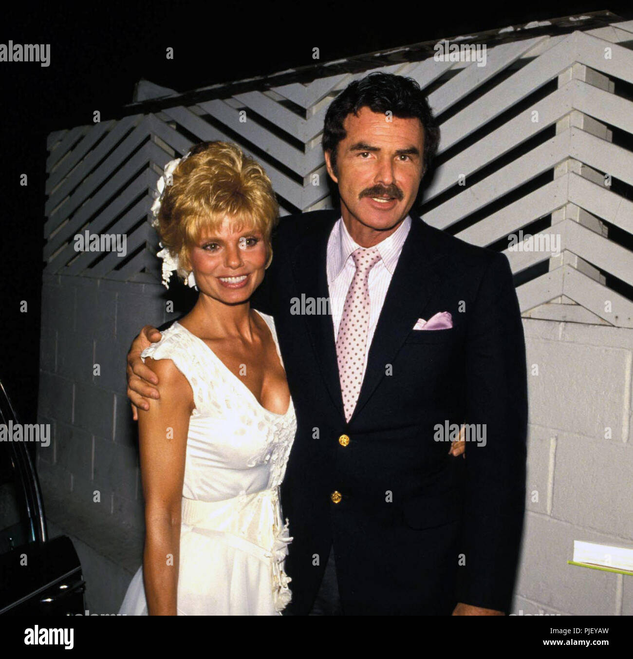 BURT REYNOLDS and LONI ANDERSON in 1986. Credit: Michelson/Globe Photos/ZUMAPRESS.com/Alamy Live News Stock Photo