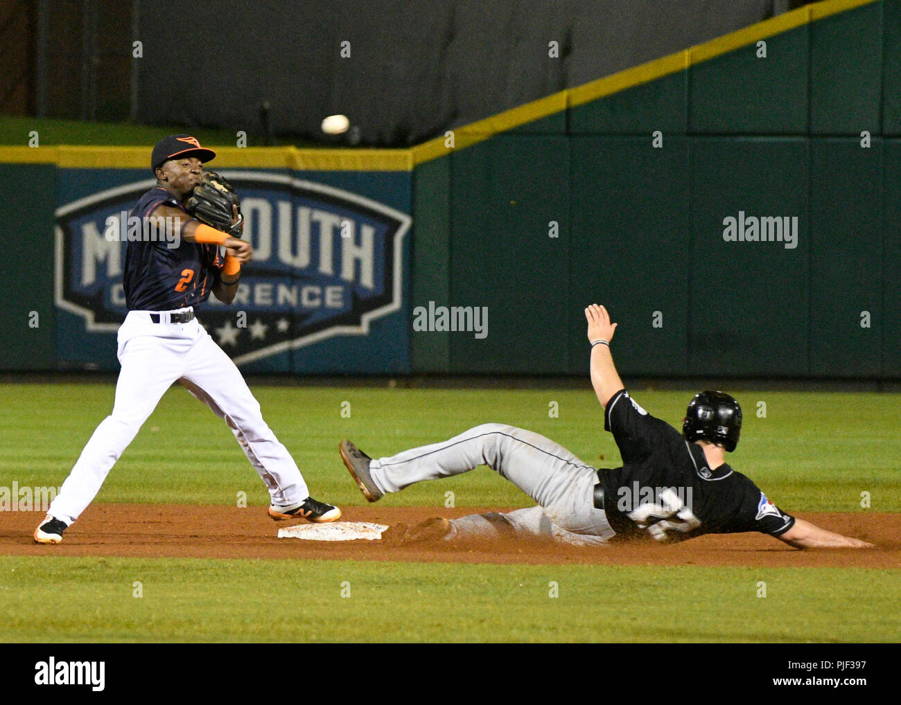 The Second Round. 6th Sep, 2018. USA Bowling Green Hot Rods second baseman Vidal Brujan (2) turns a double play as Lansing Lugnuts catcher Ryan Gold (22) slides into second base during a Mid West League series between the Lansing Lugnuts and the Bowling Green Hot Rods in Bowling Green, KY st Bowling Green Ballpark. Hot Rods sweep Lugnuts and advance to the second round. (Mandatory Photo Credit: Steve Roberts/CSM) Credit: csm/Alamy Live News Stock Photo