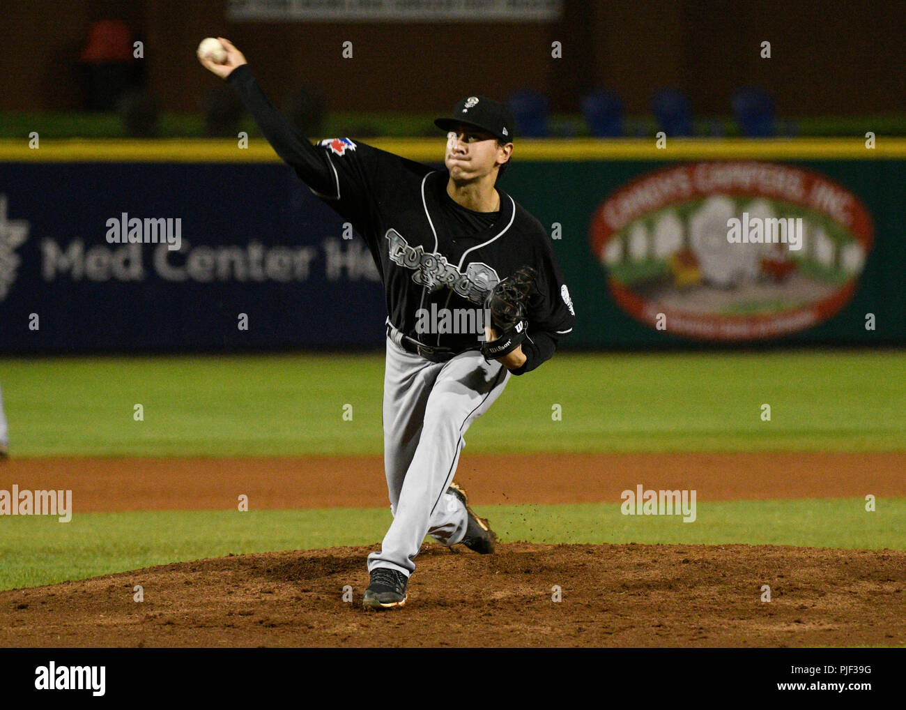 The Second Round. 6th Sep, 2018. USA Lansing Lugnuts pitcher Graham Spraker (27) throws 6 strong innings during a Mid West League series between the Lansing Lugnuts and the Bowling Green Hot Rods in Bowling Green, KY st Bowling Green Ballpark. Hot Rods sweep Lugnuts and advance to the second round. (Mandatory Photo Credit: Steve Roberts/CSM) Credit: csm/Alamy Live News Stock Photo