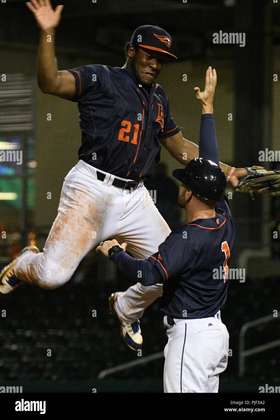 The Second Round. 6th Sep, 2018. USA Bowling Green Hot Rods left fielder Moises Gomez (21) celebrates with Bowling Green Hot Rods manager Craig Albernaz (1) during a Mid West League series between the Lansing Lugnuts and the Bowling Green Hot Rods in Bowling Green, KY st Bowling Green Ballpark. Hot Rods sweep Lugnuts and advance to the second round. (Mandatory Photo Credit: Steve Roberts/CSM) Credit: csm/Alamy Live News Stock Photo