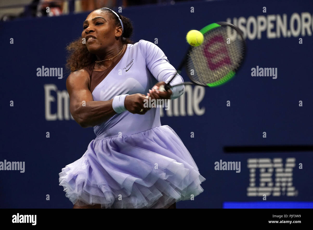 Flushing Meadows, New York - September 6, 2018: US Open Tennis:  Serena Williams of the United States returns a shot to Anastasija Sevastova of Latvia during their semifinal match at the US Open in Flushing Meadows, New York.  Williams won the match in straight sets to advance to Saturday's final where she will face Naomi Osaka of Japan. Credit: Adam Stoltman/Alamy Live News Stock Photo