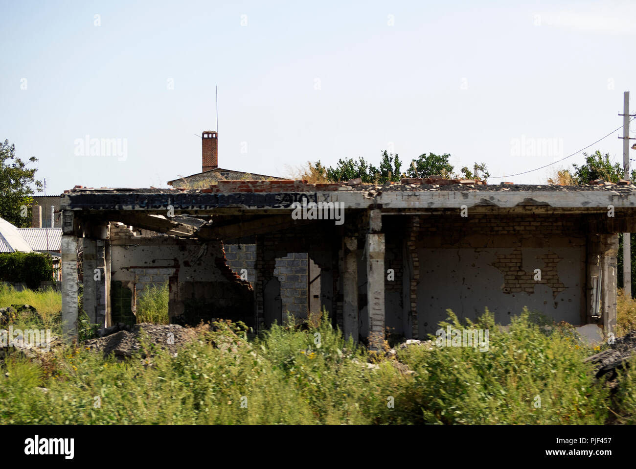 Donbass, Ukraine. 6th Sept 2018. The industrial building destroyed during the battles for the city. — In April 2014, a group of terrorists, led by Russian FSB collaborator Igor Strelkov, captured Slovyansk. That began the Russian invasion of Donbass. In early July of the same year, the Armed Forces of Ukraine drove pro-Russian armed formations out of the city. Now, after four years, the city is actively developing. However, on its outskirts there were many buildings destroyed during the fighting. Credit: Igor Golovnov/Alamy Live News Stock Photo