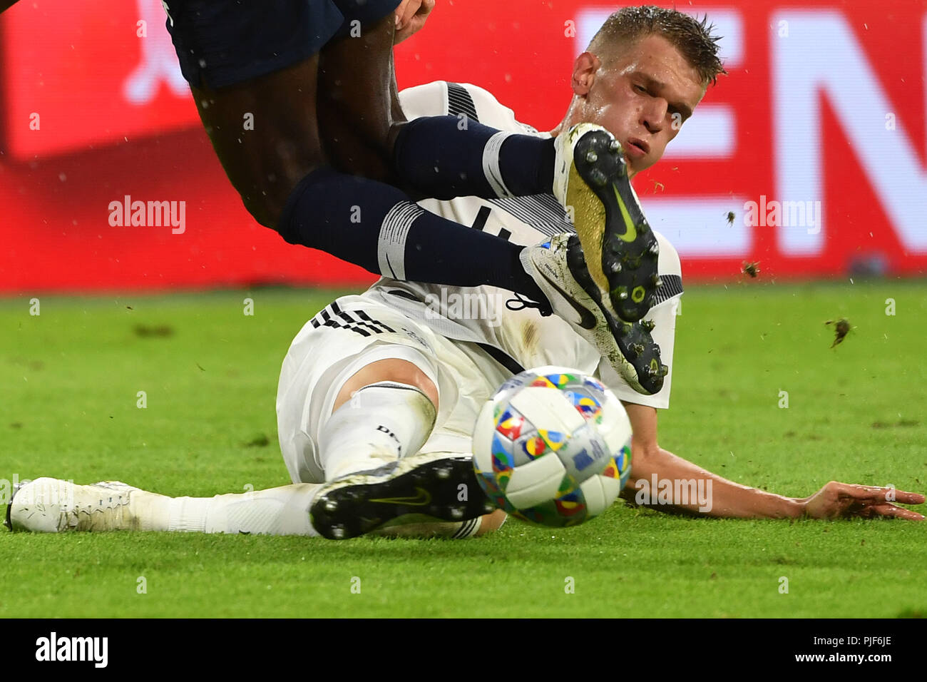 Matthias GINTER (GER), action, duels. Soccer Laenderspiel, Nations League, Germany (GER) -France (FRA) 0-0, on 06.09.2018 in Muenchen / ALLIANZARENA, DFB REGULATIONS PROHIBIT ANY USE OF PHOTOGRAPH AS IMAGE SEQUENCES AND / OR QUASI VIDEO. | usage worldwide Stock Photo