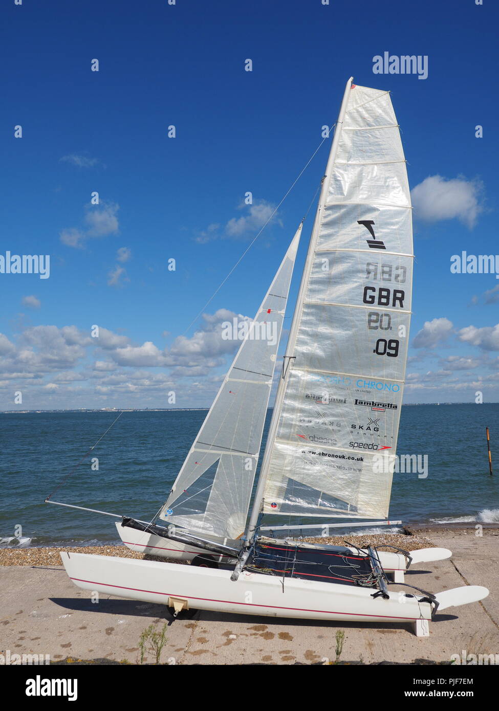 Sheerness, Kent, UK. 7th Sep, 2018. UK Weather: a sunny day with blues skies in Sheerness, Kent. A competitor sailing a Tornado class catamaran arrives for the 60th Round the Isle Of Sheppey Race, which takes place this weekend. The race is organised by the Isle Of Sheppey Sailing Club and is open to sailing dinghies, catamarans and sailboards. Around 100 craft are expected to take part in the 40-mile circumnavigation of the island on Sunday. Credit: James Bell/Alamy Live News Stock Photo