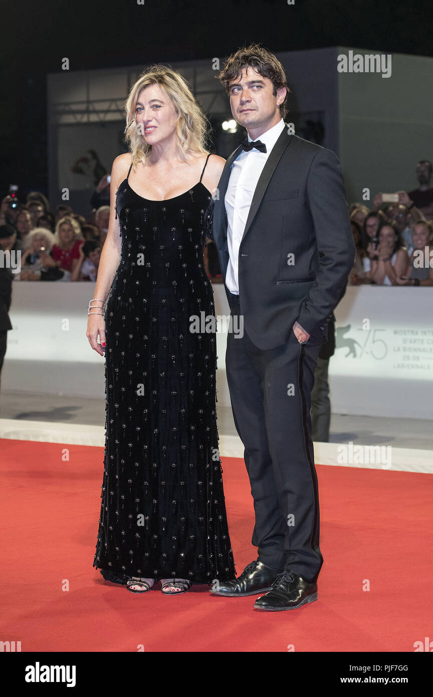 Valeria Bruni Tedeschi and Riccardo Scamarcio attending the 'Les estivants / The Summer House' premiere at the 75th Venice International Film Festival at the Palazzo del Cinema on September 05, 20189 in Venice, Italy | Verwendung weltweit Stock Photo
