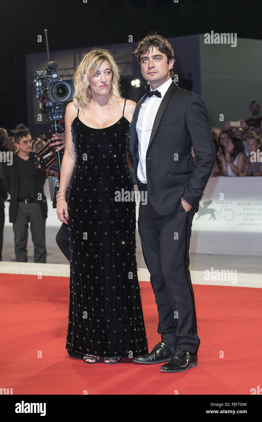Valeria Bruni Tedeschi and Riccardo Scamarcio attending the 'Les estivants / The Summer House' premiere at the 75th Venice International Film Festival at the Palazzo del Cinema on September 05, 20189 in Venice, Italy | Verwendung weltweit Stock Photo