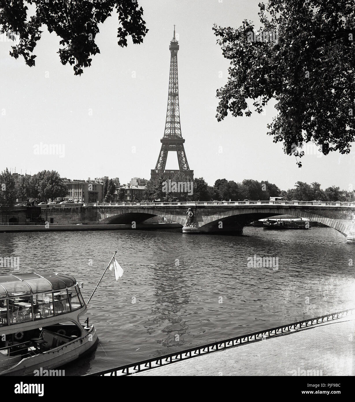 1960s eiffel tower hi-res stock photography and images - Alamy