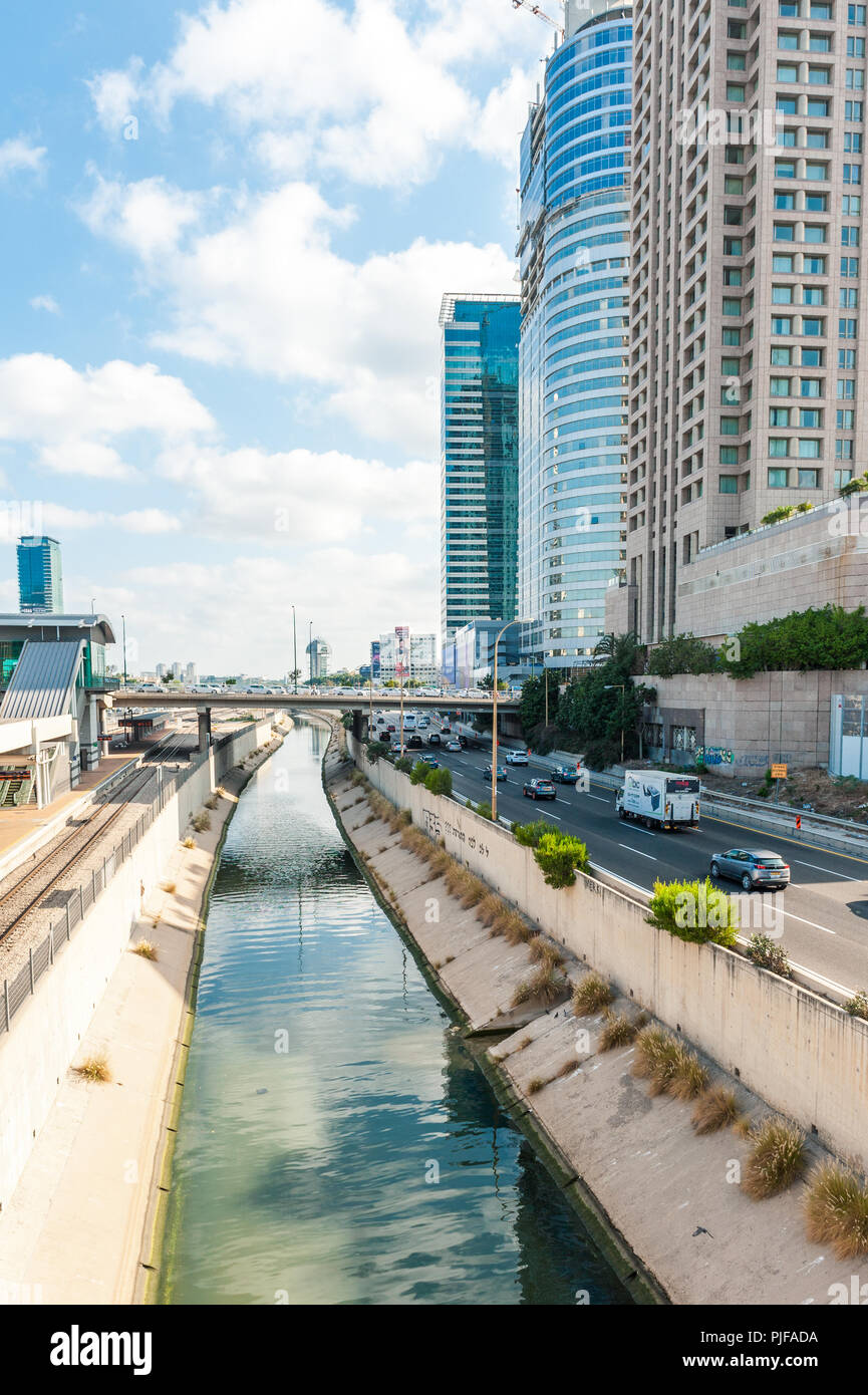 Israel, Tel Aviv - 30 August 2018: Ayalon highway Stock Photo - Alamy
