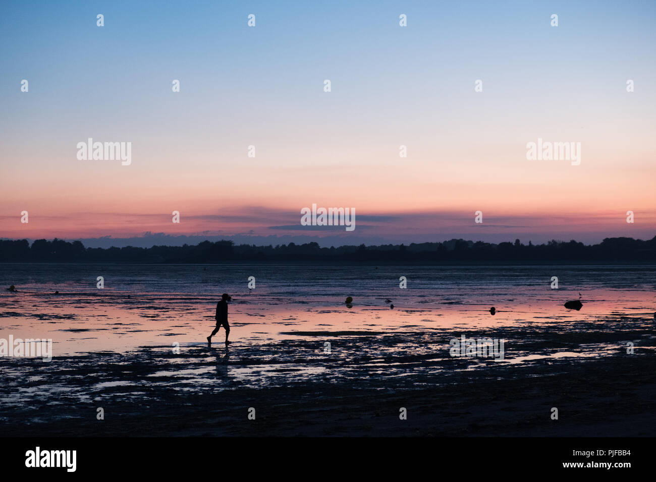 Lonely walker hi-res stock photography and images - Alamy