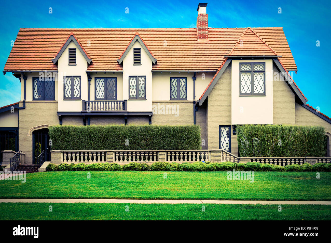 Victorian style wood villa hires stock photography and images Alamy
