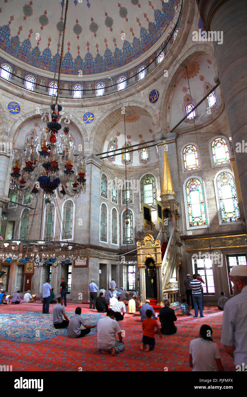 Turkey, Istanbul, Eyup district, Eyup sultan mosque Stock Photo Alamy