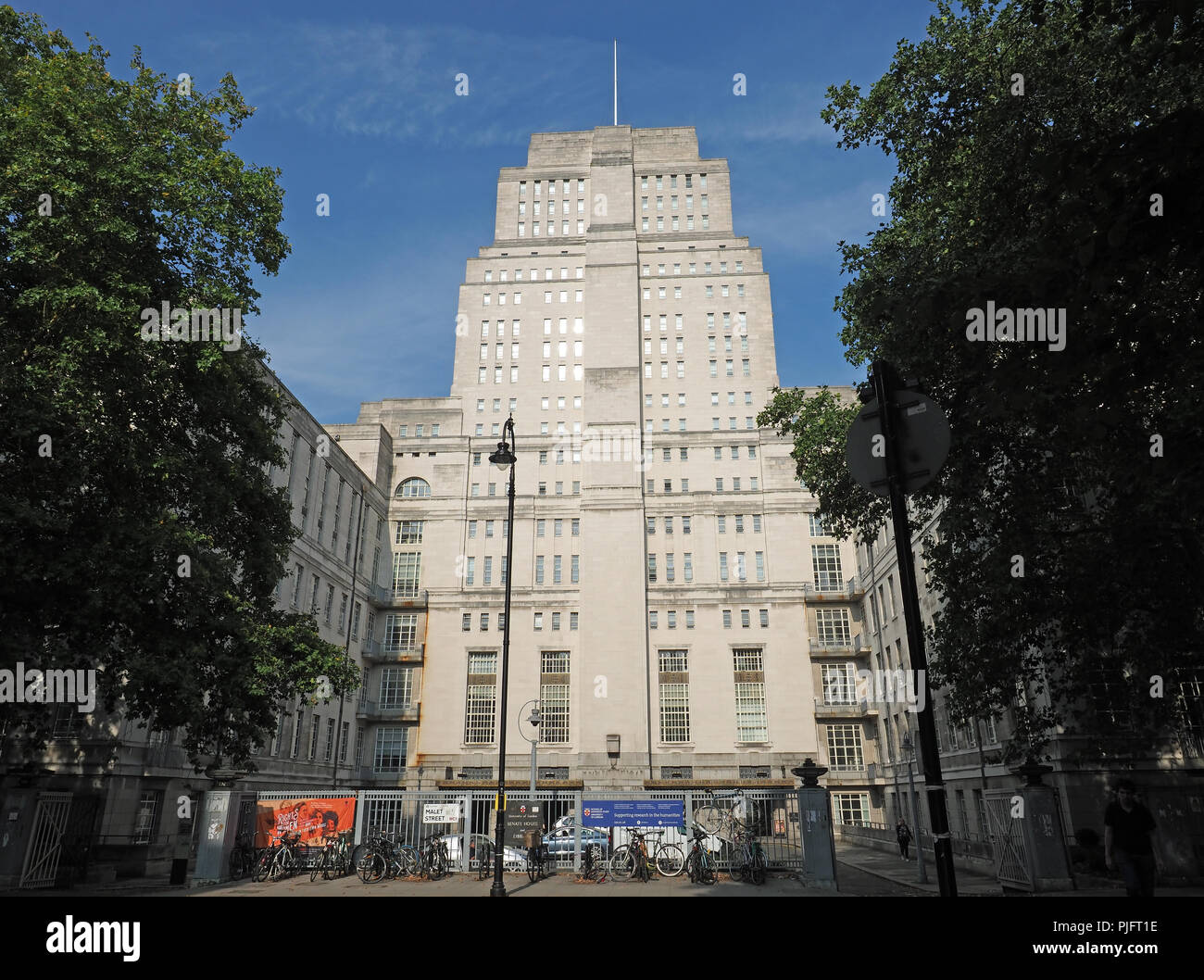 Front view of Senate House the administrative centre of the University of London Stock Photo