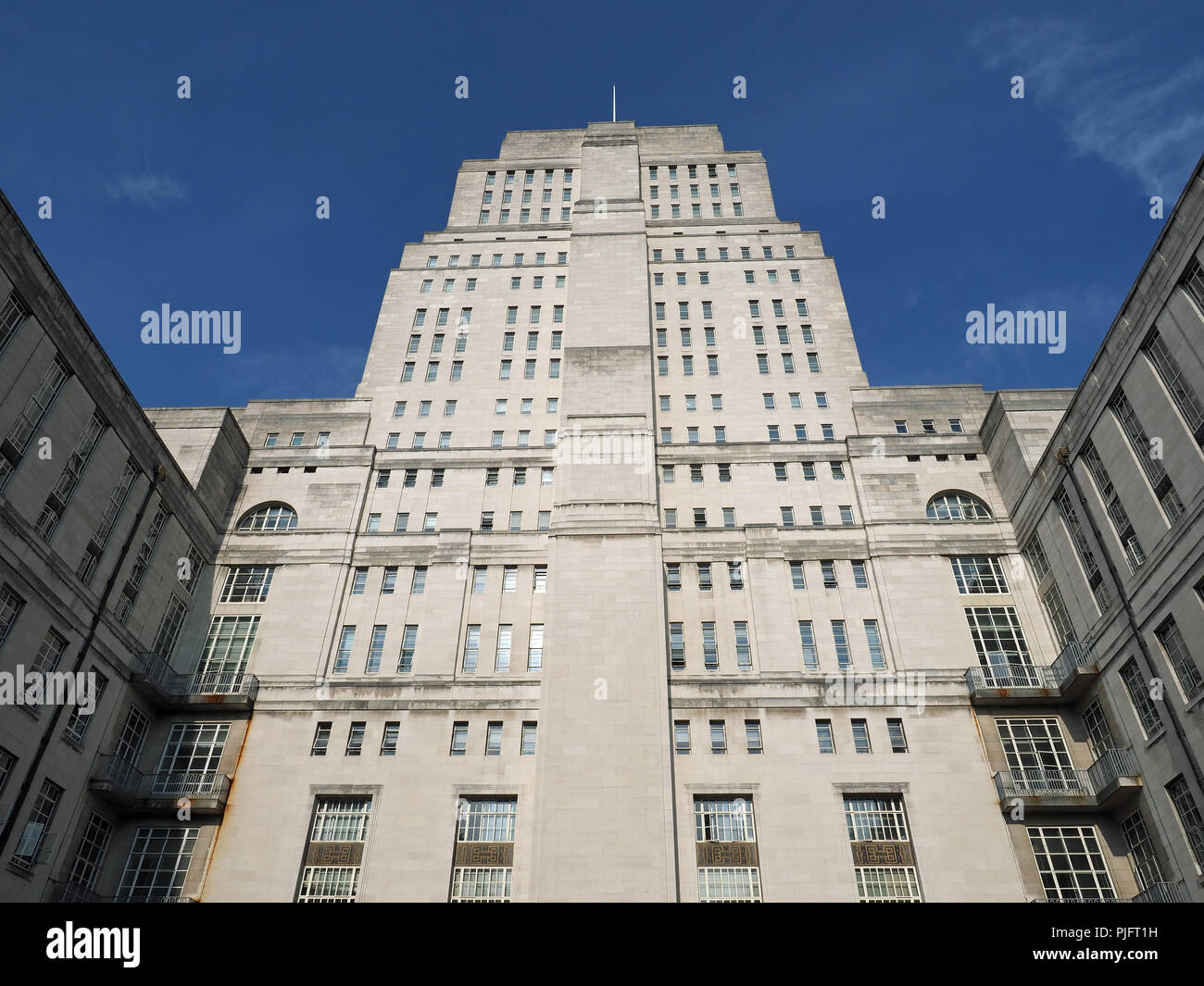 Front view looking up at Senate House the administrative centre of the University of London Stock Photo
