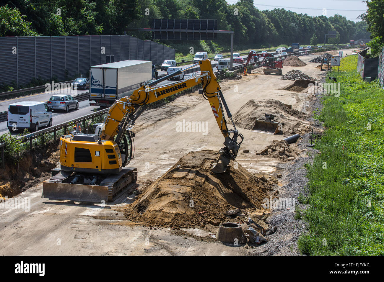 Motorway construction site on the A42, near Gelsenkirchen, complete new ...