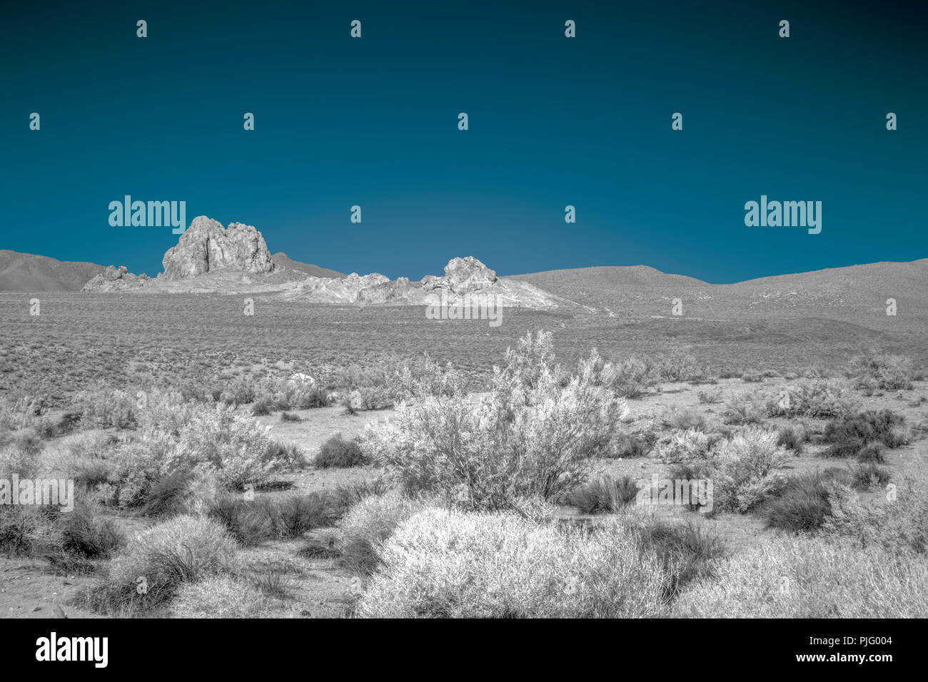 Black and white desert landscape hi-res stock photography and images ...