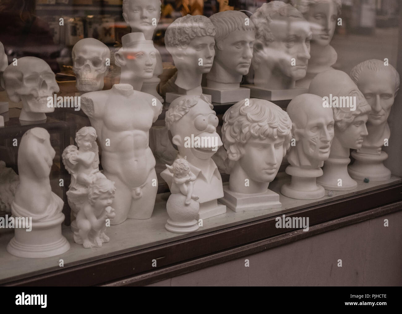 Funny statues of celebrities hires stock photography and images Alamy