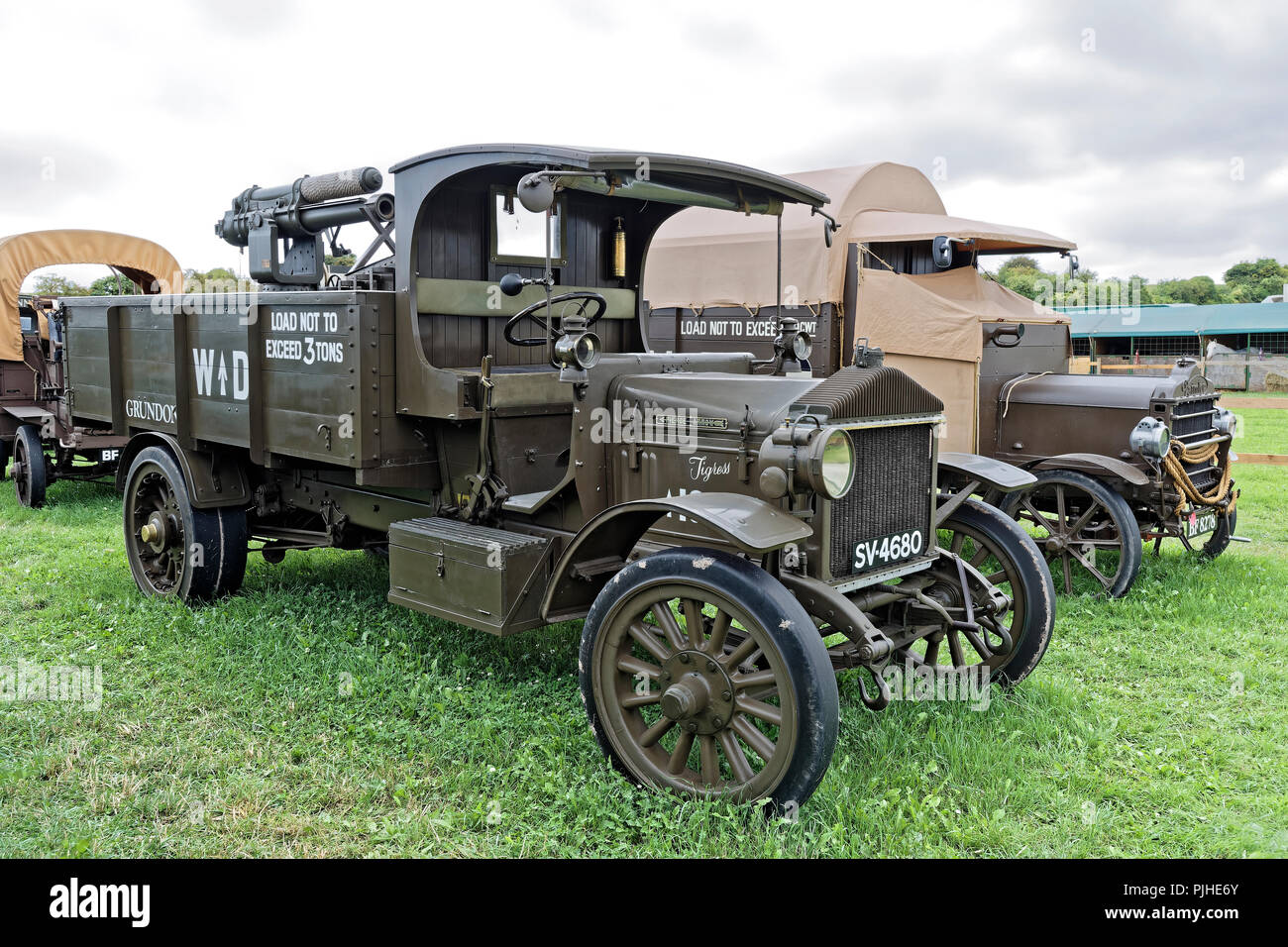 1915 Pierce-Arrow R8 5-ton truck originally ordered by the French Govt & in 1991 fully restored in the UK to match those bought by the War Department Stock Photo