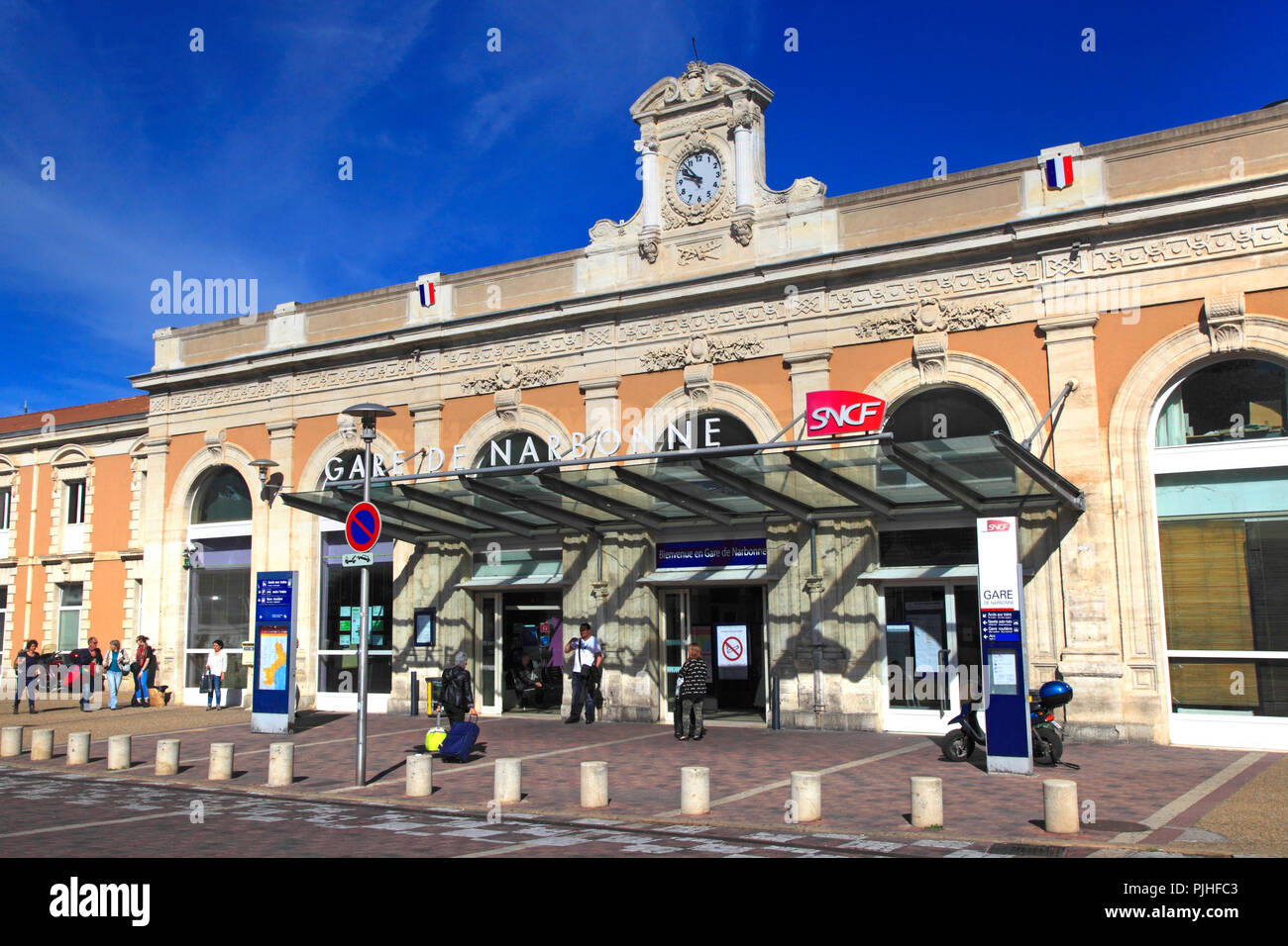 France, Narbonne railway station Stock Photo Alamy