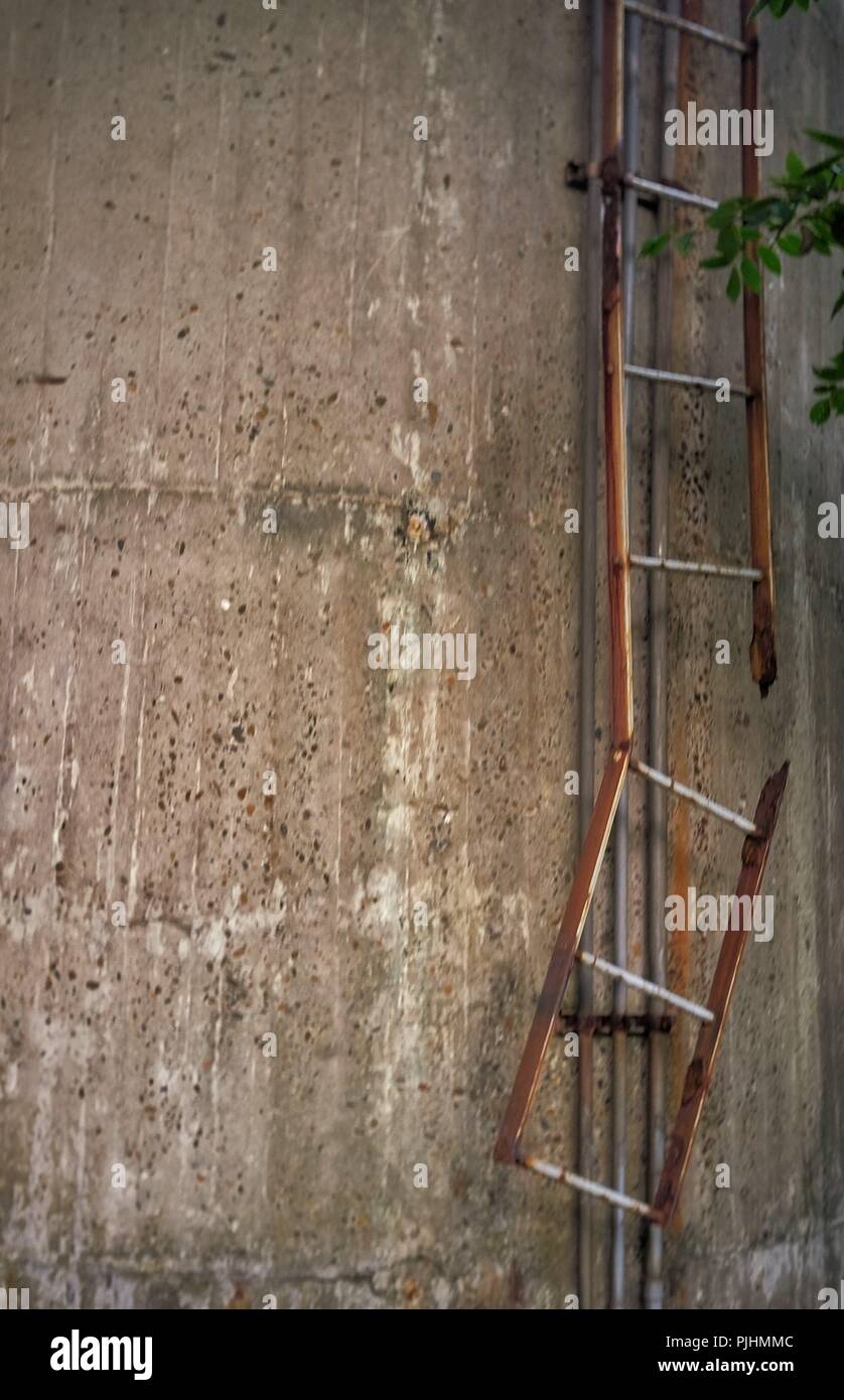 Broken ladder hires stock photography and images Alamy
