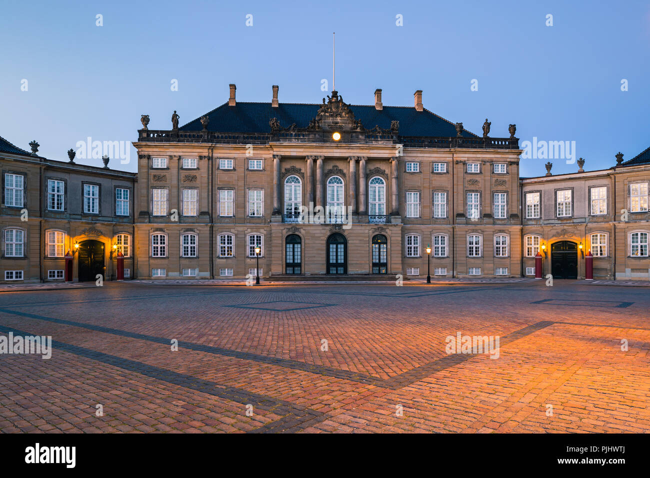 Rococo architexture hi-res stock photography and images - Alamy