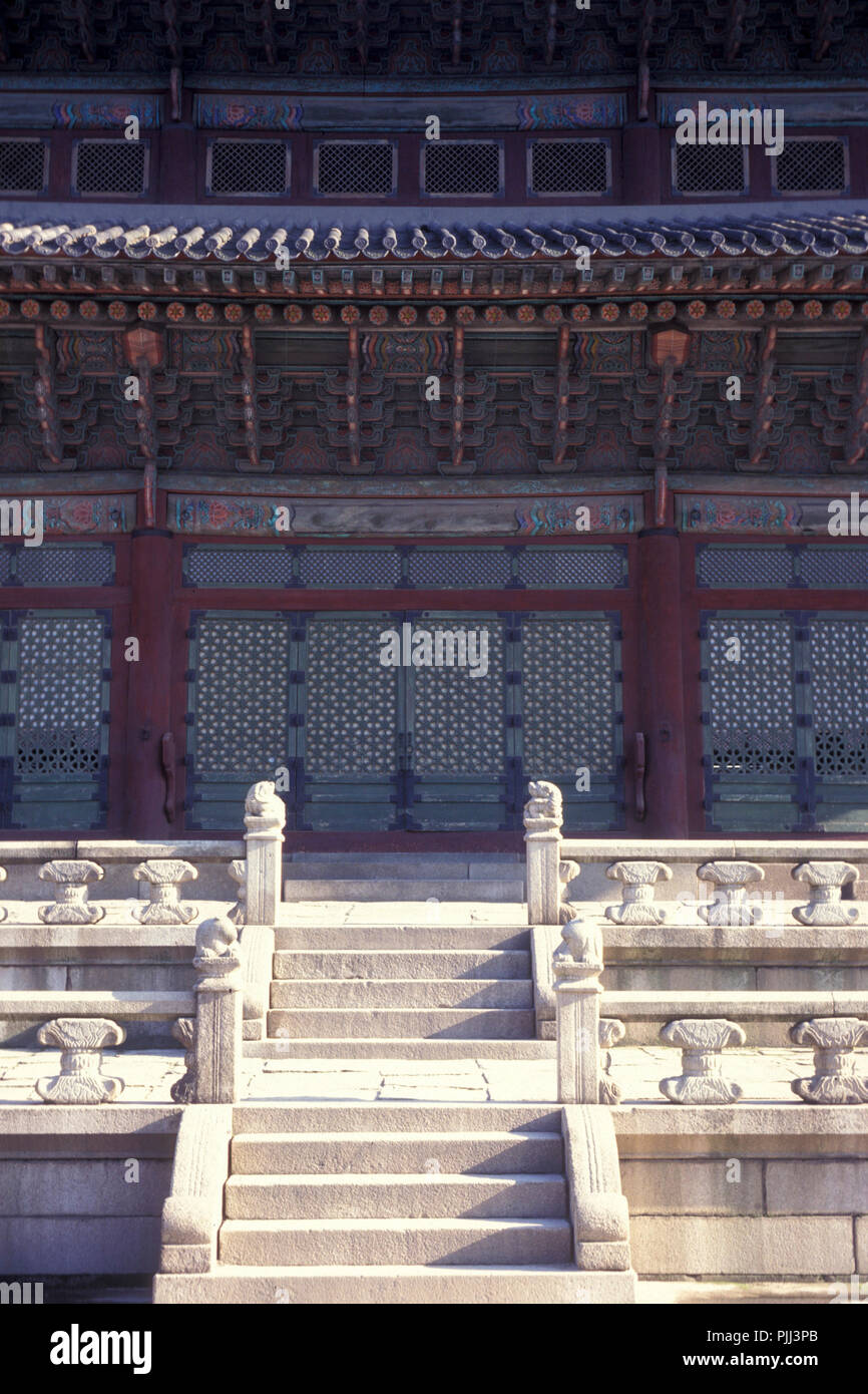 the Kyongbokkung Palace in the city of Seoul in South Korea in EastAasia.  Southkorea, Seoul, May, 2006 Stock Photo