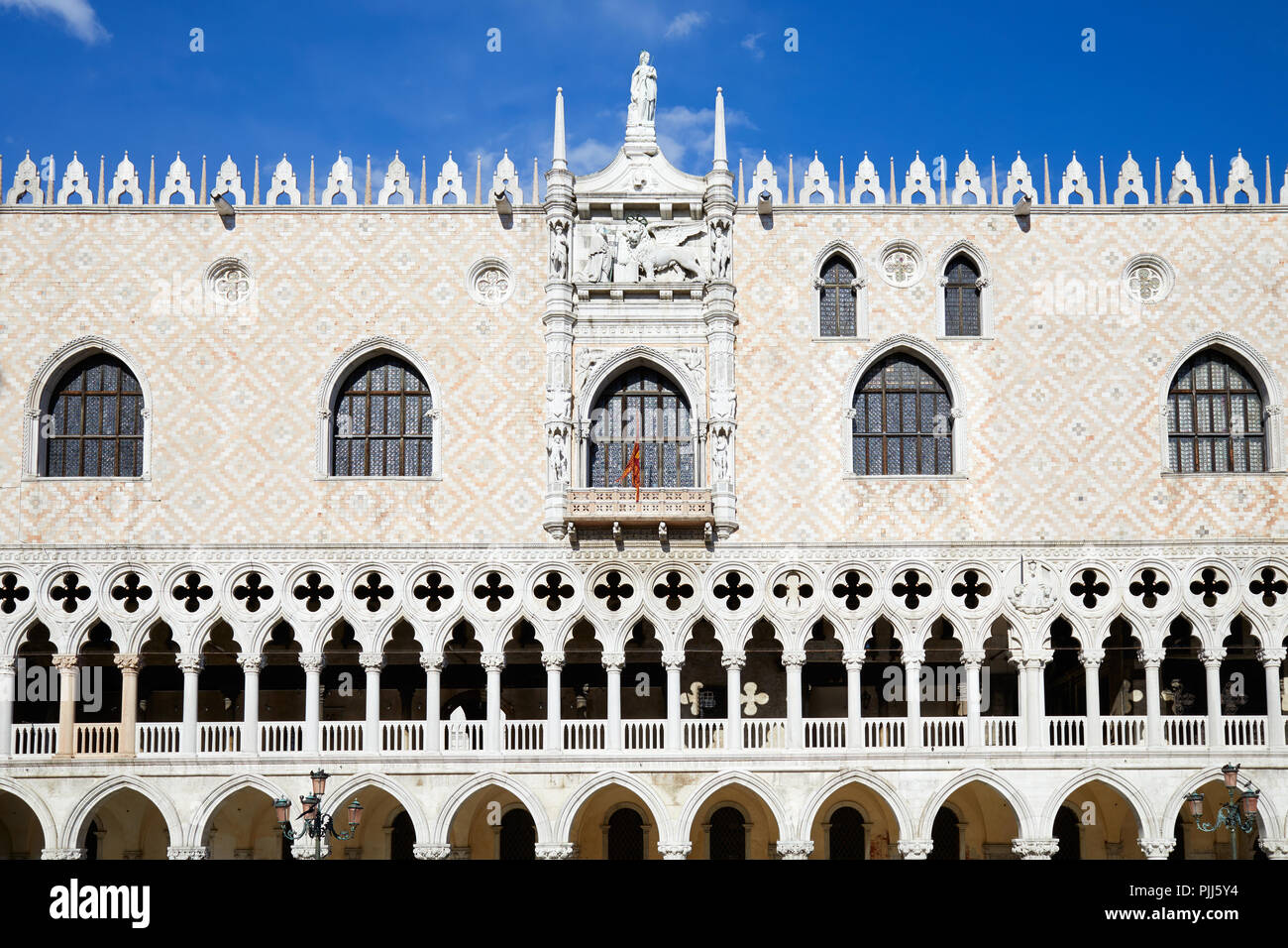 Doge palace venice building hi-res stock photography and images - Alamy
