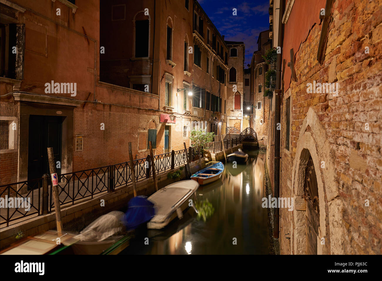 Old town in the night venice hi-res stock photography and images - Alamy