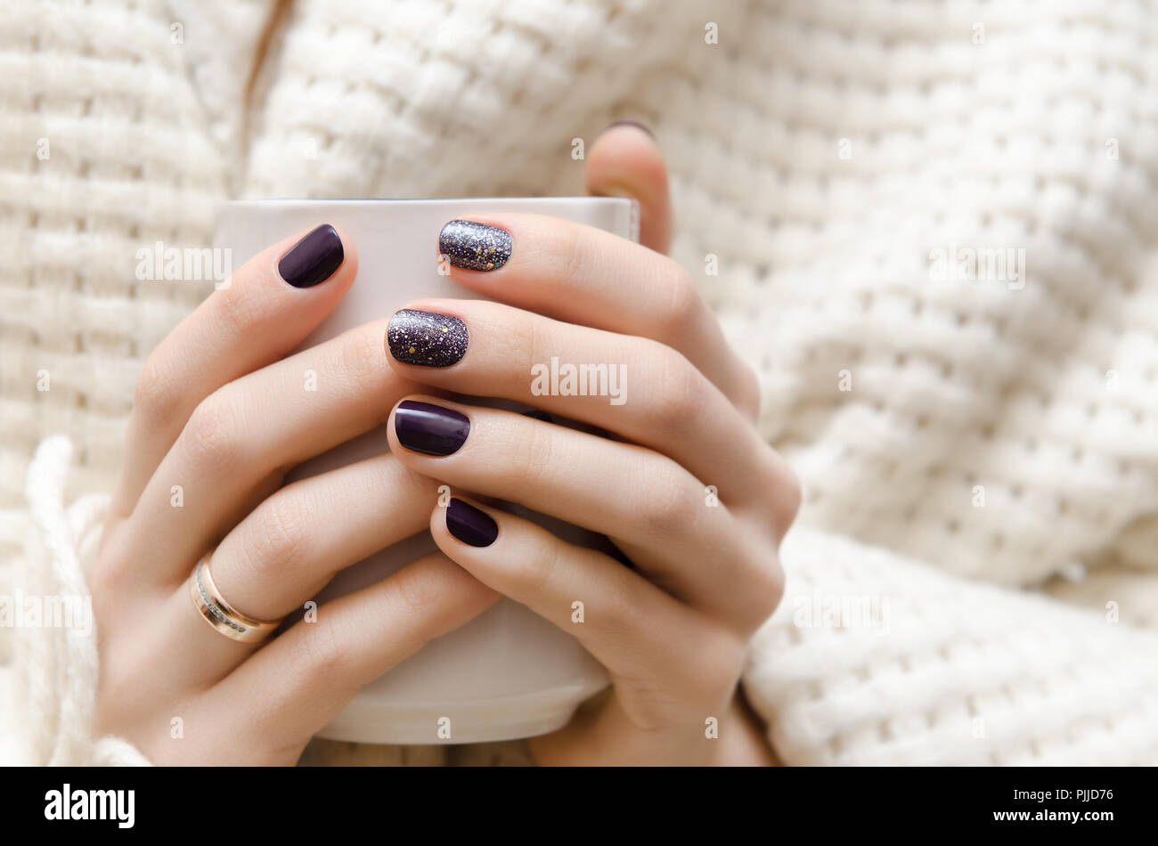 Chocolate Brown Nail Polish Is Turning Out To Be This Season's It-Shade
