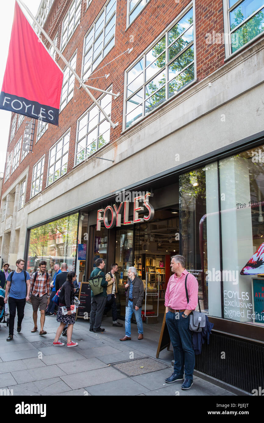 Foyles flagship store hi-res stock photography and images - Alamy