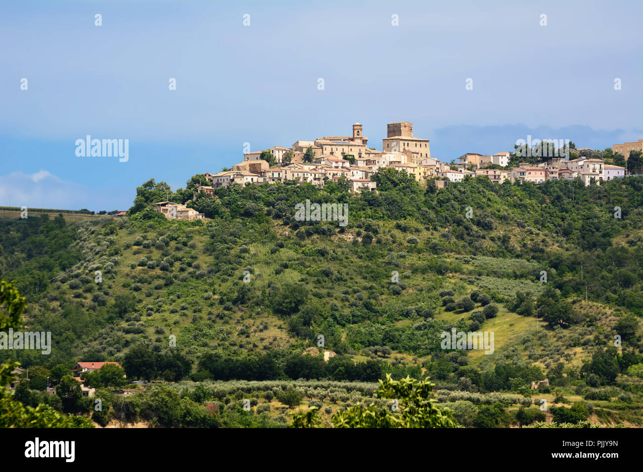 Catignano, village in Pescara Province, in Abruzzo countryside Stock ...