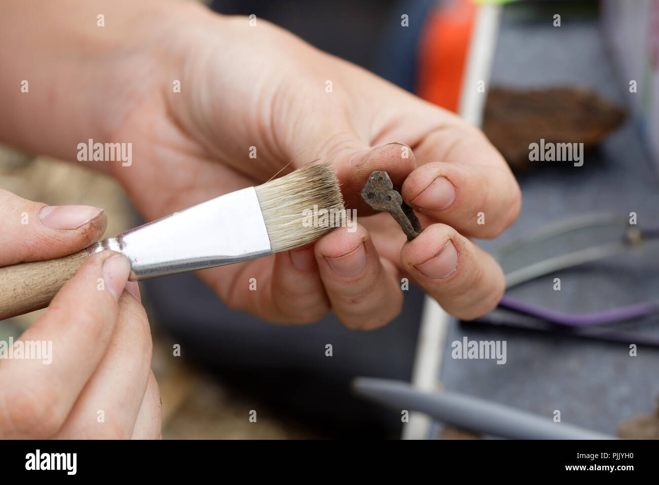 Fingers instead of brush Fingers instead of brush