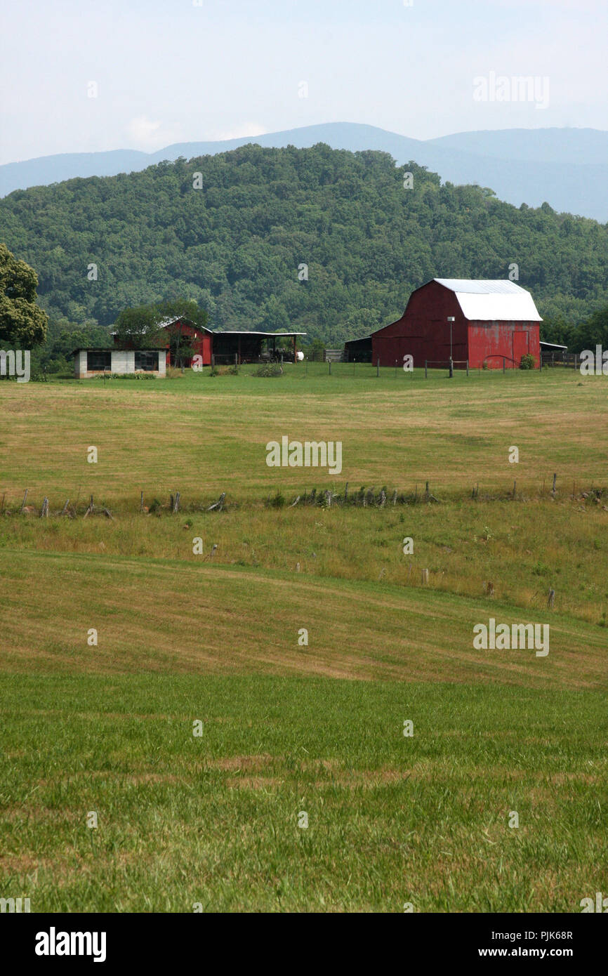 Landscape in Virginia's Blue Ridge Mountains, with farmhouse and barn ...