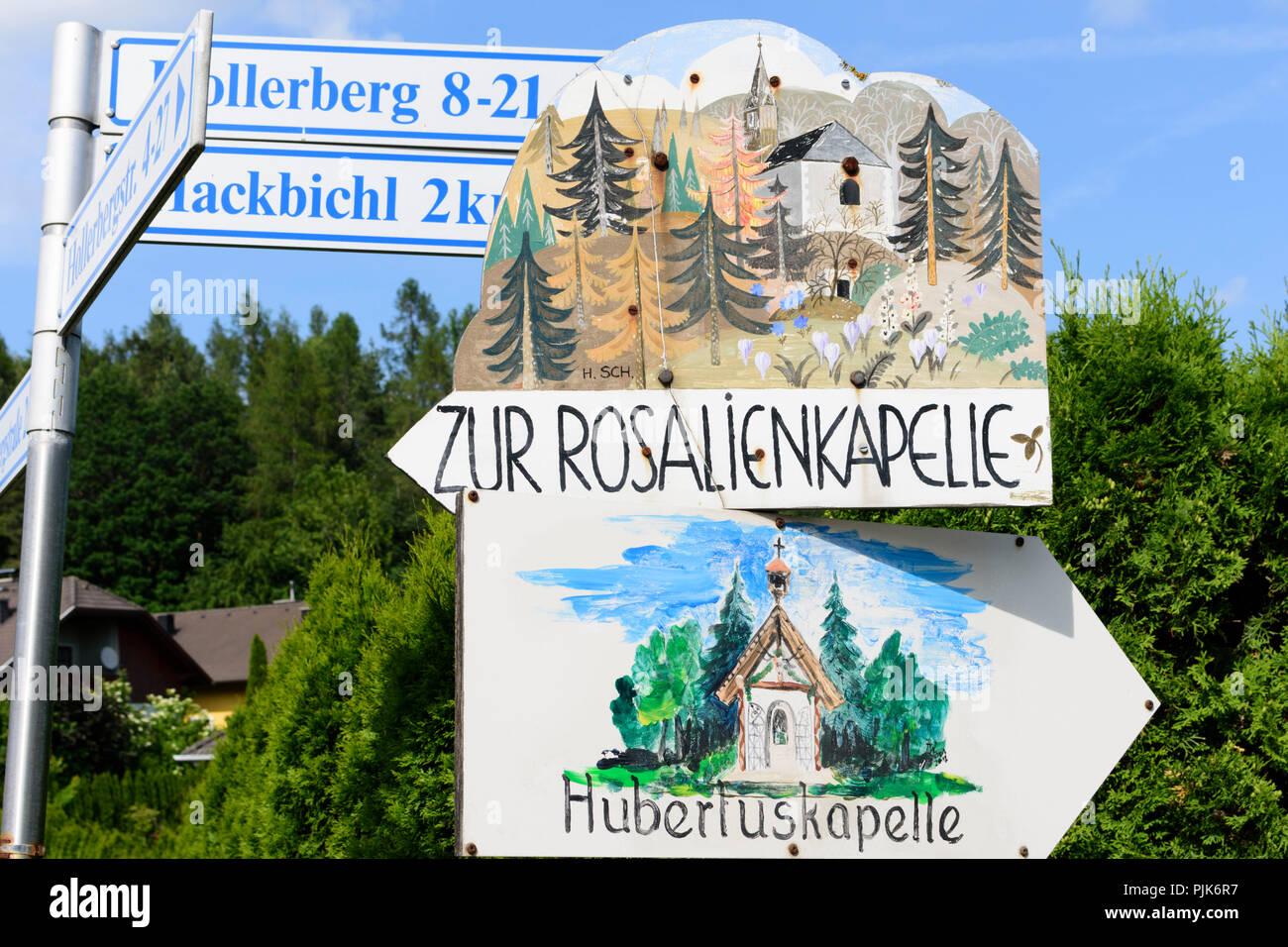 Hochwolkersdorf, way sign to Rosalienkapelle, Rosaliengebirge (mountains) in Austria, Lower Austria (Niederösterreich), Wiener Alpen, Alps Stock Photo