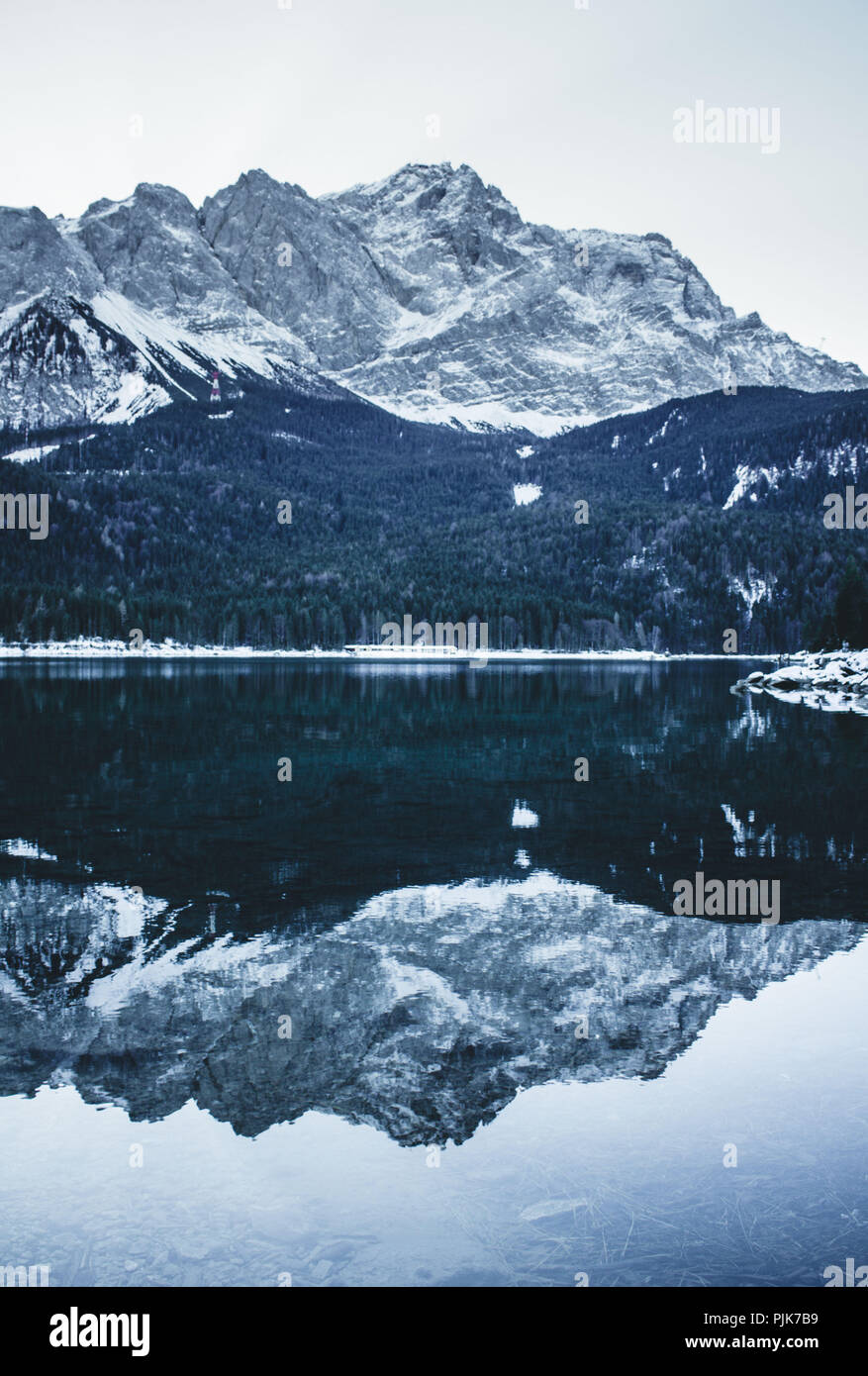 Eibsee lake with wetterstein range and zugspitze hi-res stock ...
