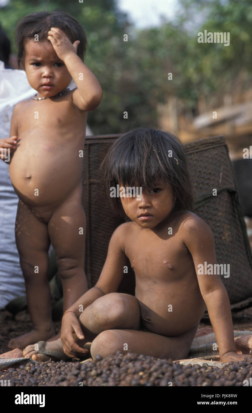  laos  children Small children in the countryside of Laos Stock Photo - Alamy