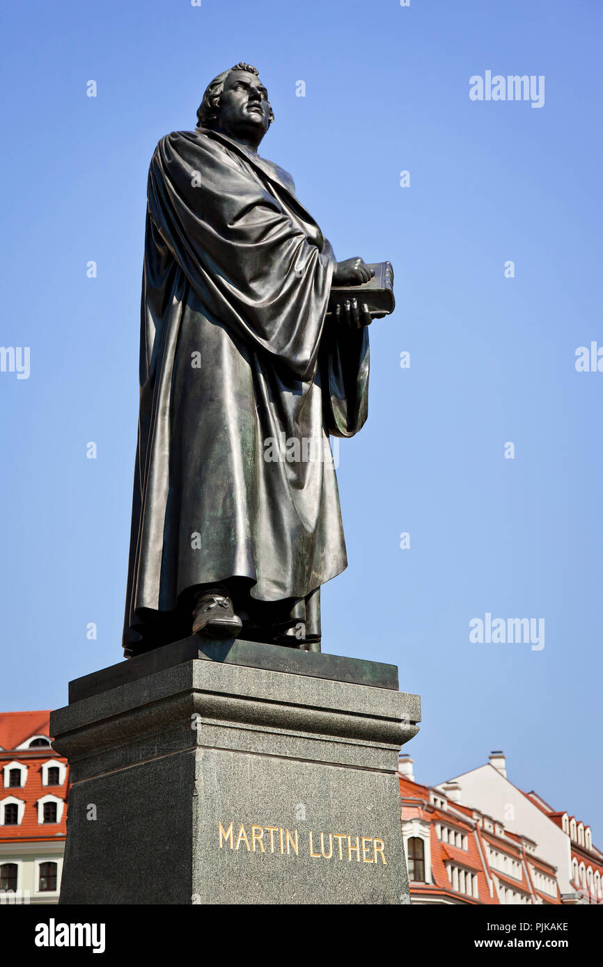 Martin luther statue bible hi-res stock photography and images - Alamy