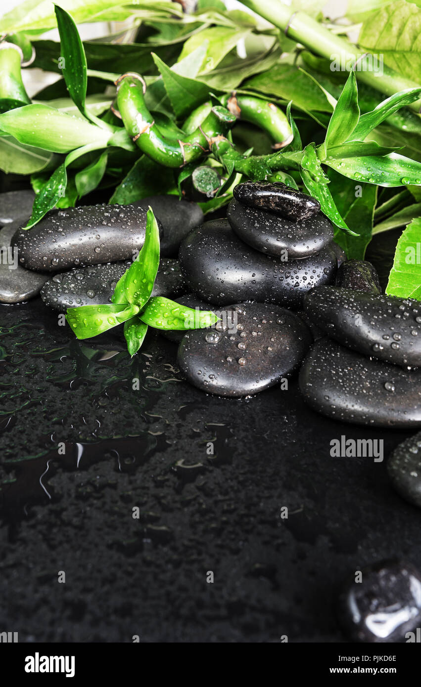 Massage rocks hi-res stock photography and images - Alamy