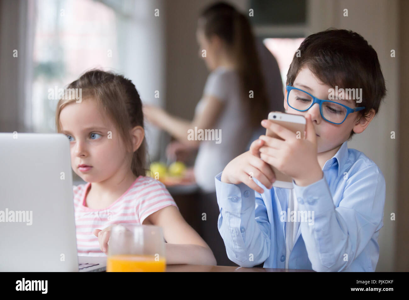 Small kids hi-res stock photography and images - Alamy