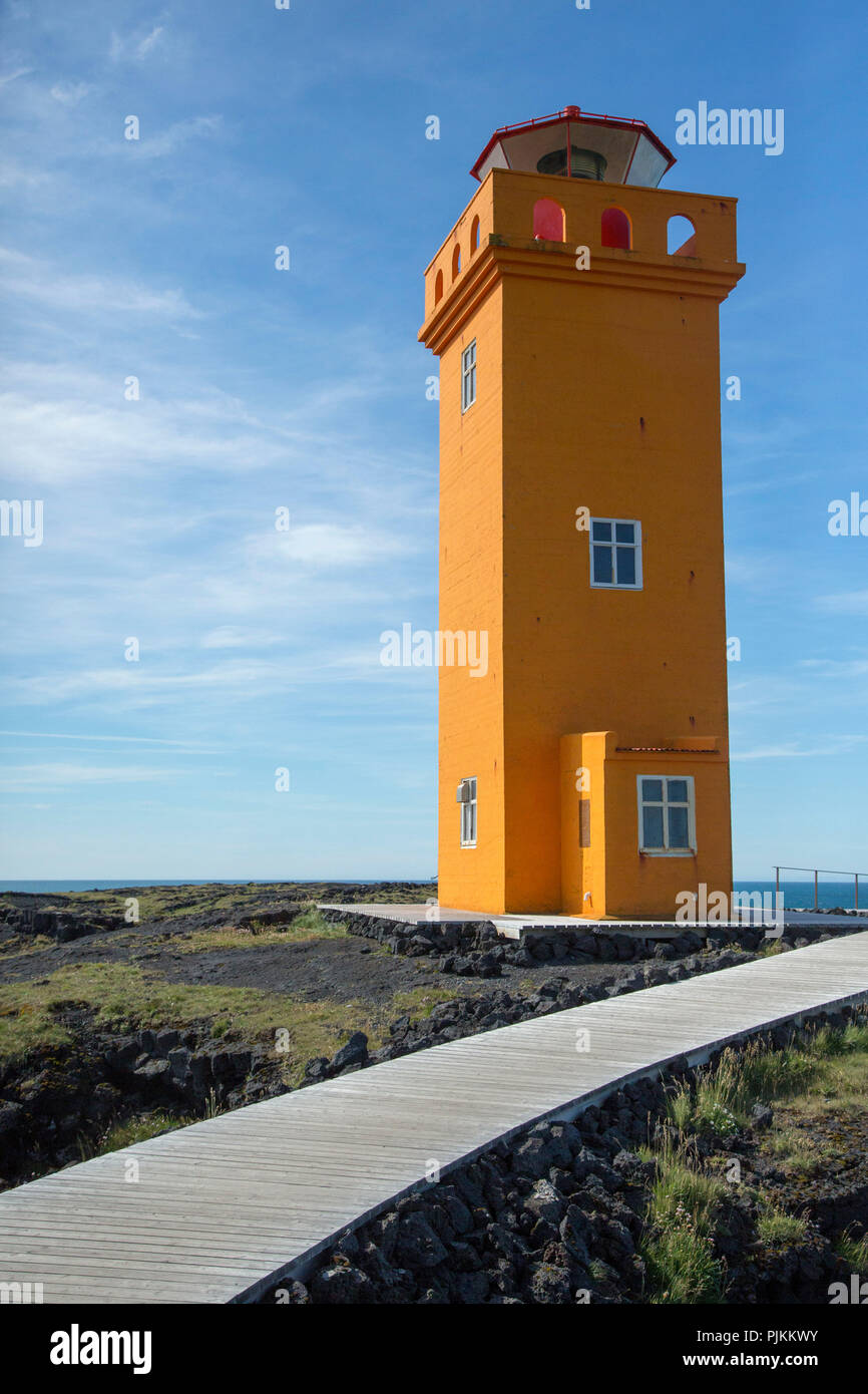 Iceland, Snaefellsness peninsula, yellow lighthouse at Hellissandur