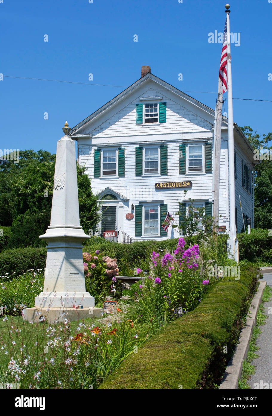 An Antique Shop In Downtown Chatham Massachusetts On Cape Cod Usa Also A Civil War Monument Stock Photo Alamy