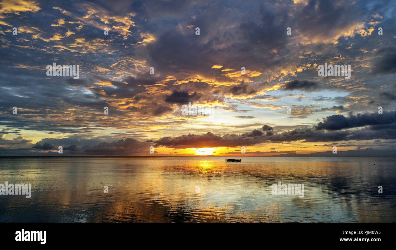 Sunset over the sea on Siquijor Island, Philippines Stock Photo