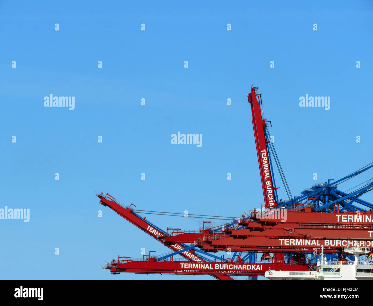 Gantry cranes hi-res stock photography and images - Alamy