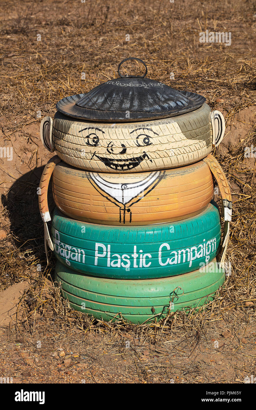 trash bin in doodle style. trash can vector - Stock Illustration  [74921150] - PIXTA