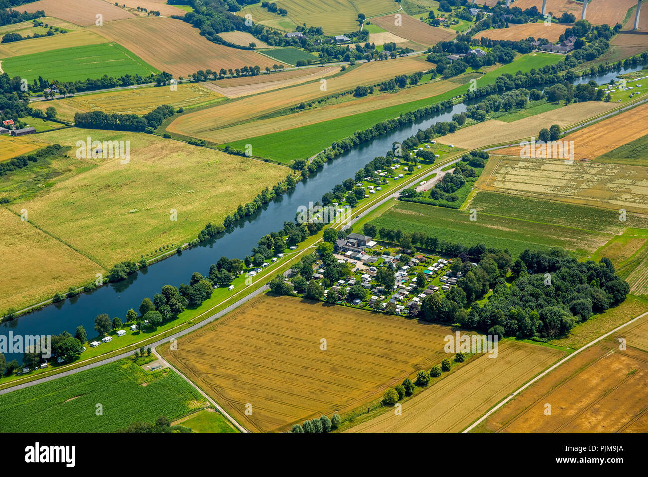 Ruhr valley, Ruhr, Ruhr floodplains on the Mintarder Ruhr bridge, motorway A52, campsites, campsite, Mülheim an der Ruhr, Ruhr area, North Rhine-Westphalia, Germany Stock Photo