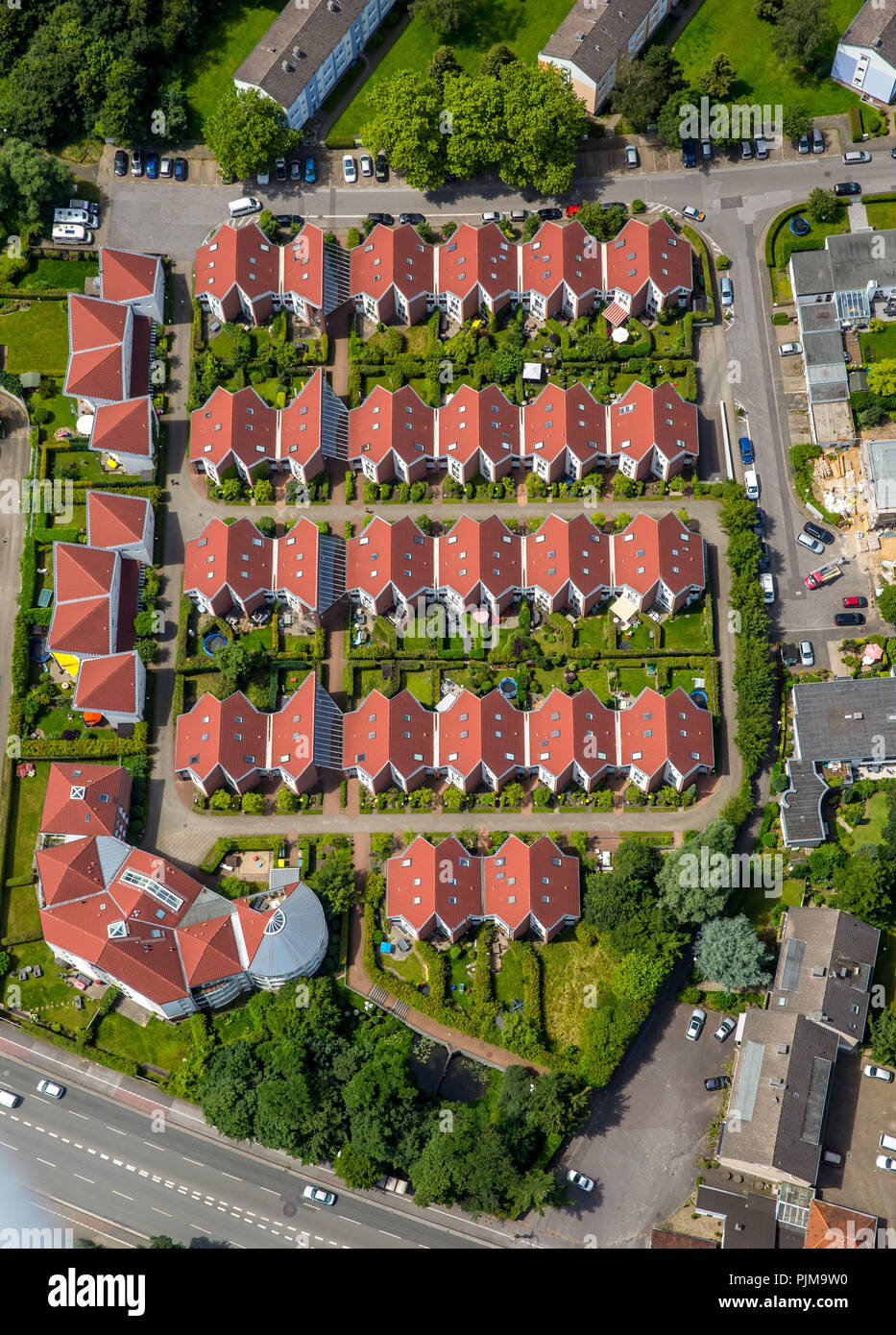 Terraced housing estate, terraced houses Westkappler Ring Saarn, EffizienzCluster Management GmbH Consulting, Mülheim an der Ruhr, Ruhr area, North Rhine-Westphalia, Germany Stock Photo