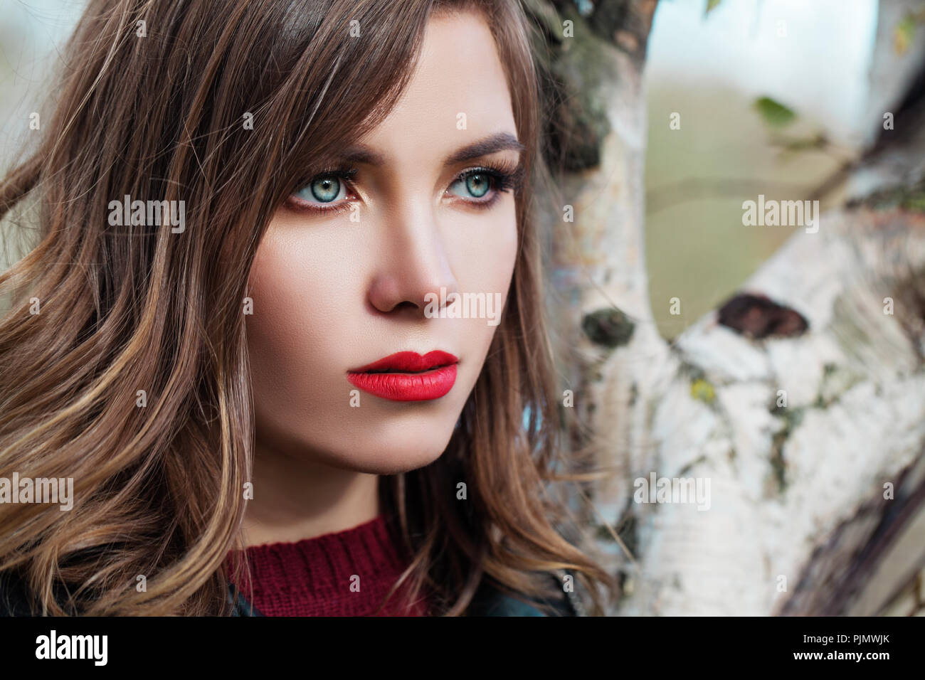 Pretty woman outdoor hi-res stock photography and images - Alamy