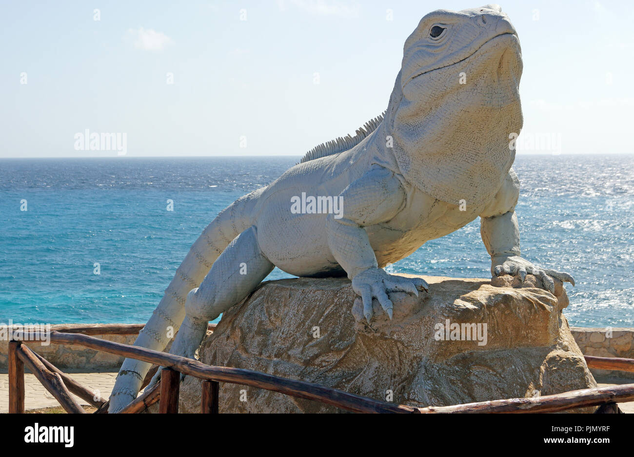 iguana statue on Isla mujeres mexicoi Stock Photo Alamy