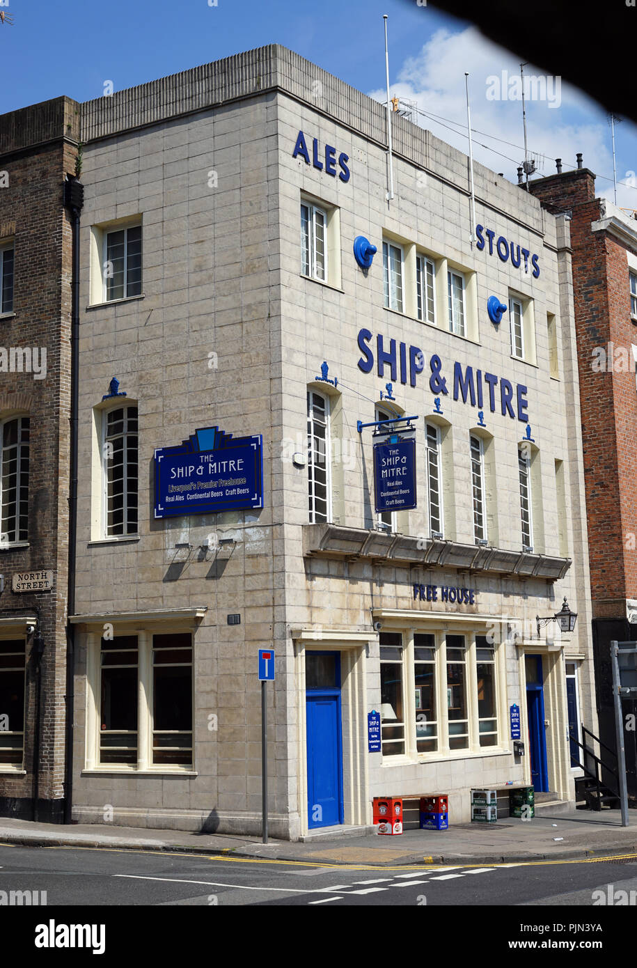 The Ship and Mitre Public House, Dale St, Liverpool. Alongside and underneath the Churhill Way flyover. Image taken in May 2018. Stock Photo