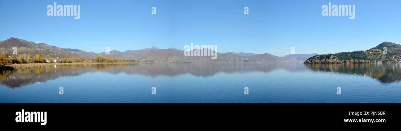 Fall scene with lake and autumn trees reflection Stock Photo - Alamy