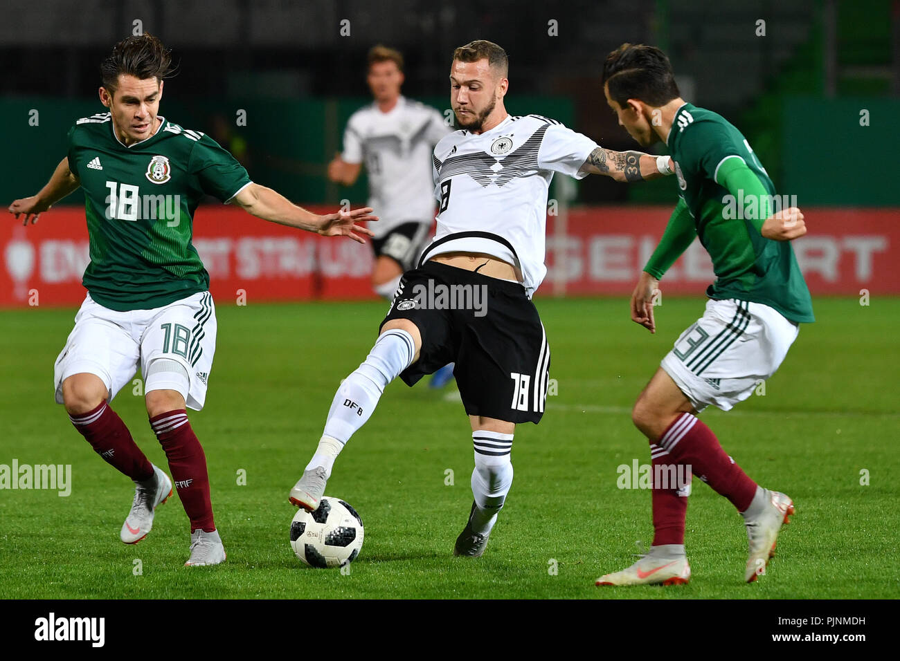 Marcel HARTEL (GER), action, duels versus Ricardo ANGULO (MEX) and Alan MOZO (MEX). Football U-21 Laender game. Germany (GER) - Mexico (MEX) 3-0, on 07.09.2018 in Fuerth, Sportpark Ronhof/Thomas Sommer. DFB REGULATIONS PROHIBIT ANY USE OF PHOTOGRAPH AS IMAGE SEQUENCES AND/OR QUASI VIDEO. | usage worldwide Stock Photo